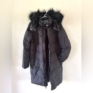 GAP black down winter puffer coat / women’s Medium / removable hood 🖤